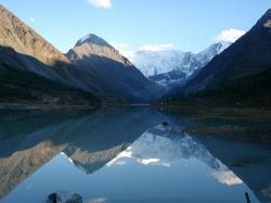 Lacul ak-kom, Lacul Akkem - lacurile din muntele Altai, la poalele beluga