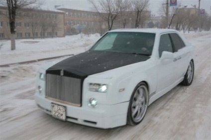 Un tip din Kazahstan cu propriile sale mâini a colectat un Rolls-Royce
