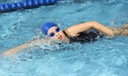 Úszás osteochondrosis (pool), hogyan kell úszni