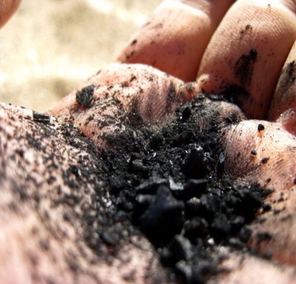 Instrucțiuni pas cu pas pentru utilizarea cărbunelui activ pentru purificarea corpului