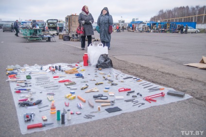 Vânzătorii - câmpuri de minuni - și - lebădă găsesc aici un nebun care va merge la comerțul în selecție