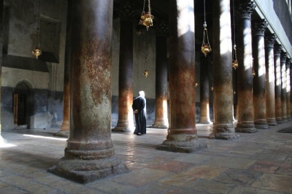 Mersul prin Biserica Nașterii Domnului Hristos din Betleem este interesant!