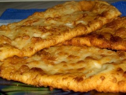 Recept Chebureki hús fotó, boldogság receptek