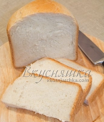 Rețeta pentru o pâine delicioasă într-un producător de paine cu o fotografie