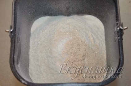 Рецепта за вкусна хляб в машина хляб със снимки