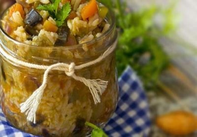 Salata de roșii verzi cu orez, gătiți delicios