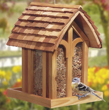 Birdhouses, cowsheds, alimentatoare