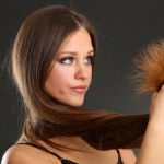 Remediu pentru capetele divizate ale părului la domiciliu