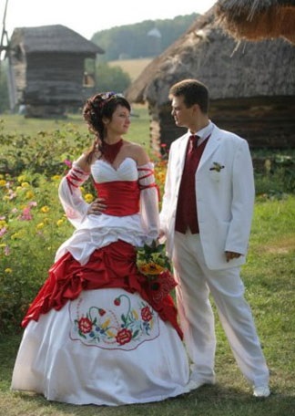 Cod de îmbrăcăminte de nuntă - costume pentru mireasă și prietenele ei de moda și stil de grup