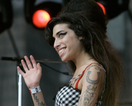 Tetoválás Amy Winehouse az énekes második természet