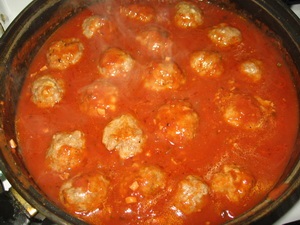 Meatballs cu orez în sos de roșii o rețetă pas cu pas cu o fotografie, o rețetă pentru gătit chiftele cu carne și