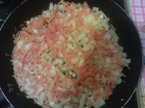 Meatballs cu orez în sos de roșii o rețetă pas cu pas cu o fotografie, o rețetă pentru gătit chiftele cu carne și