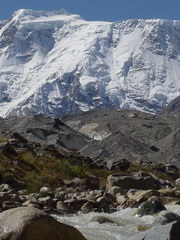 Tururi în natura caucaziană a regiunii Elbrus