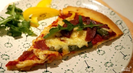 Pizza cu brânză de pui - rețetă pas cu pas cu fotografie