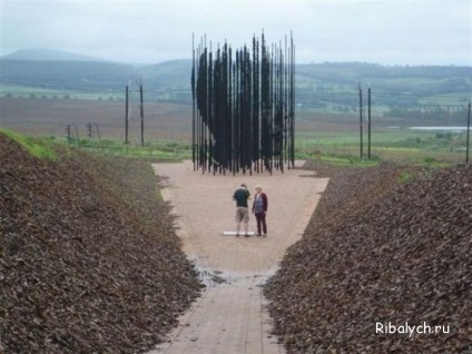 Un monument unic pentru Nelson Mandela