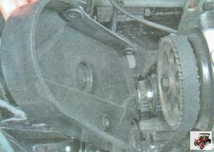 Instalarea pistonului primului cilindru în poziția cursei de compresie a grătarului VAZ 2190