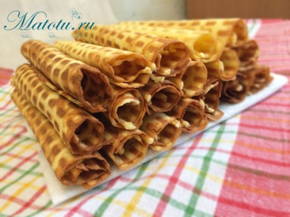 Waffle rolls crocante - retete culinare step-by-step cu fotografii