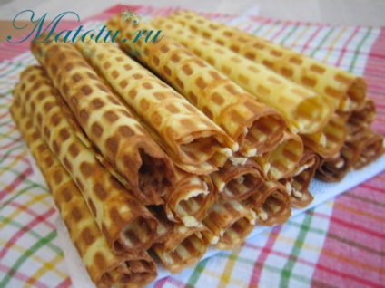 Waffle rolls crocante - retete culinare step-by-step cu fotografii