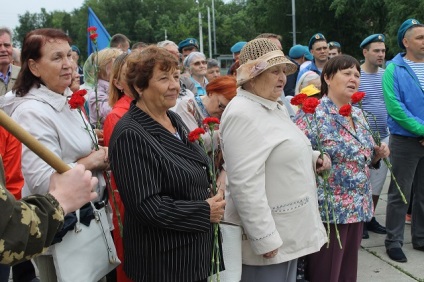 Veteranii regiunii Perm - o icoană a patronului ilic al Profetului - în templul berezniki