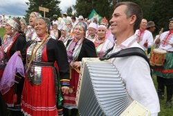 Марий Ел демонстрира сватбени Волга народи, mariuver