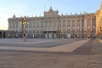 În jurul palatului regal (palacio real de madrid)