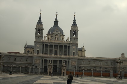 În jurul palatului regal (palacio real de madrid)