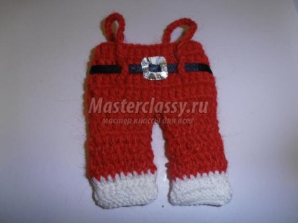 Decor tricotat pentru masa de Anul Nou