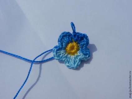 Crocheta floare uita-nu-nu floare