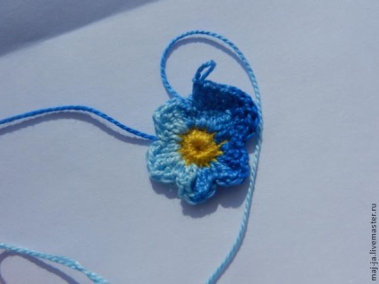 Crocheta floare uita-nu-nu floare