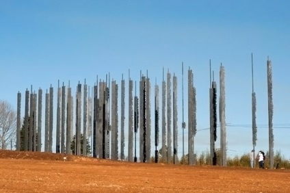 În Huar, a fost instalat un monument original al lui Nelson Mandela, arhitectul