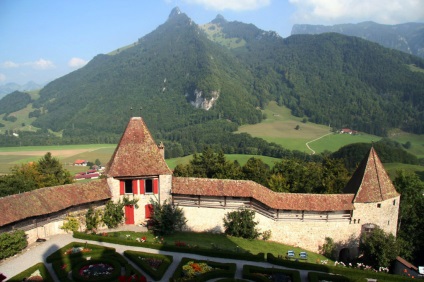 Gruyer Castle excursie, expunere, adresa exacta, telefon