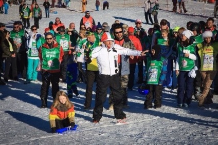 Festivalul de cluburi de gimnastică al 15-lea pe golul Sochi din regiunea roșie