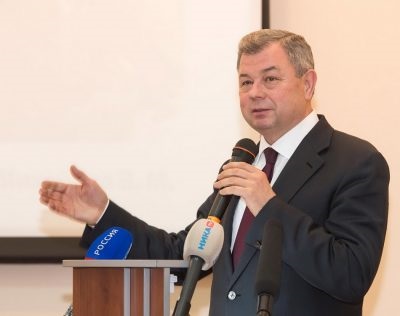Anatoly Artamonov a felicitat colegiul spitalului regional pentru copii cu ocazia aniversării - ziarul 