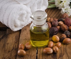 Proprietati de ulei de argan si aplicatii pentru frumusetea parului