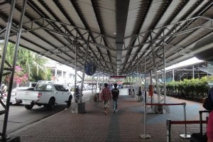 Stații de autobuz în Pattaya, pe strada nordică, tappraya, nakhonchai