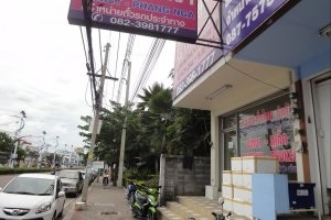 Stații de autobuz în Pattaya, pe strada nordică, tappraya, nakhonchai