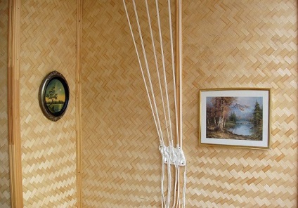 Panouri de bambus, panouri de bambus în interiorul unei case moderne, asamblarea panourilor