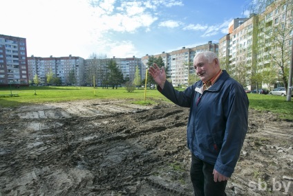 Rezidenți de vară fură și flori din paturi de flori urbane și răsaduri de vecini