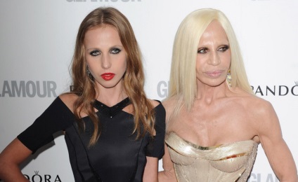 Donatella Versace fotografie înainte și după operație - 300