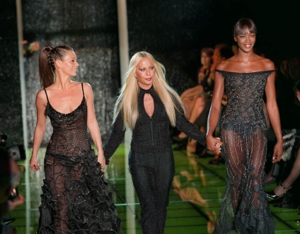 Donatella Versace fotó előtt és a műtét után - 300