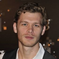 Joseph Morgan și prietena lui (fostă și actuală)