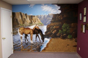 Imagini de fundal cu cai pe perete
