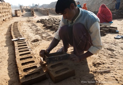 Cum de cărămizi în India, știri de fotografie