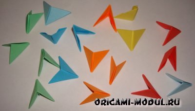 Cum se face un modul triunghiular pentru origami modular