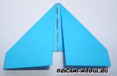 Cum se face un modul triunghiular pentru origami modular