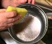 Hogyan tisztítható odaégett zománcozott edény saját