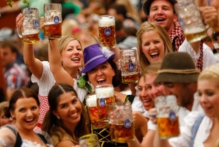 Cum să bei o bere bună sau o petrecere în stilul Oktoberfest