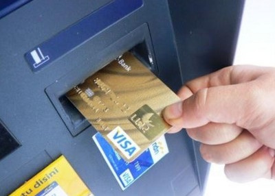 Cum să inserați corect un card într-un ATM, sovetok