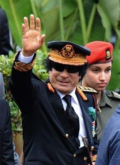 Cum sadicienii l-au batjocorit pe Gadhafi