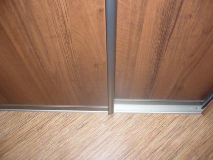 Hogyan kell telepíteni a szekrény ajtaját kezét telepíthető - egyszerű üzleti